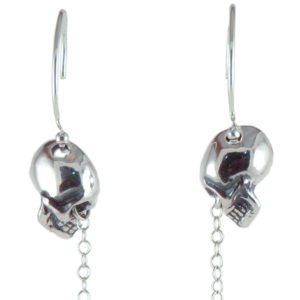 earrings skull half teardrop close